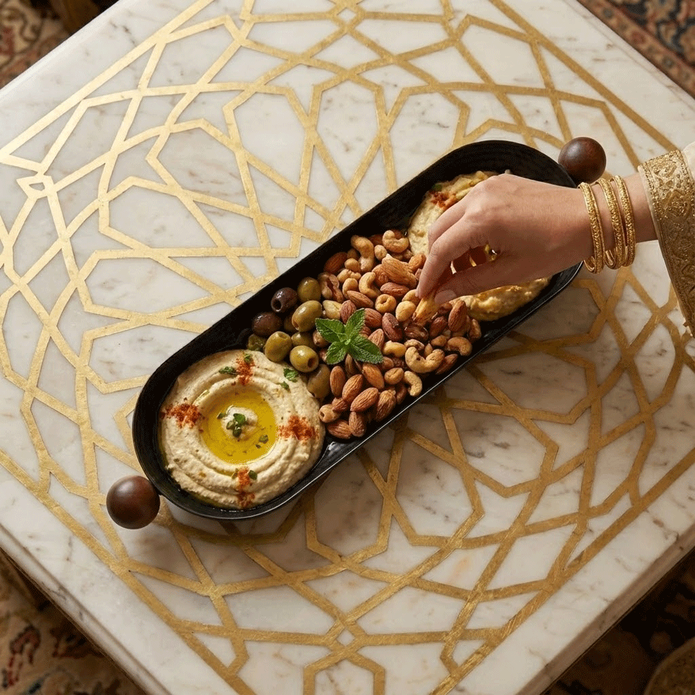 صحون تقديم بمقابض خشبية