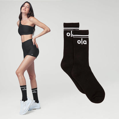 جوارب نسائية بتصميم كلاسيكي،