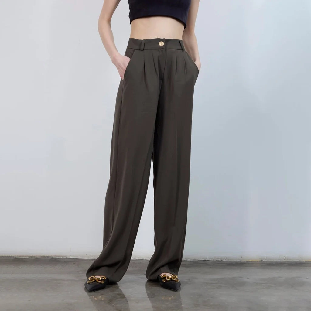 بنطلون نسائي بكسرة