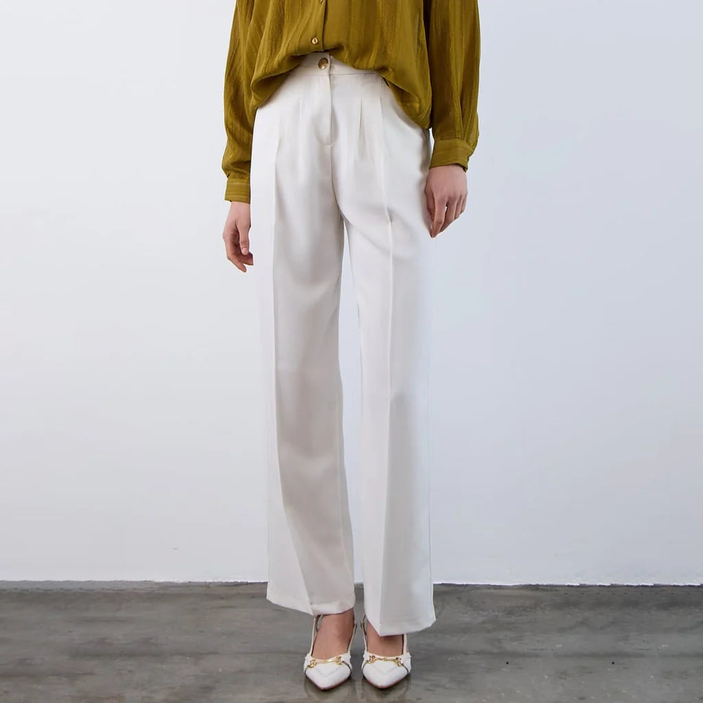 بنطلون نسائي بكسرة