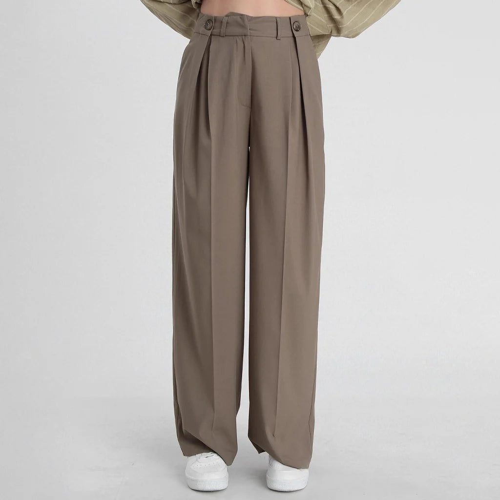 بنطلون نسائي عريض بكسرات