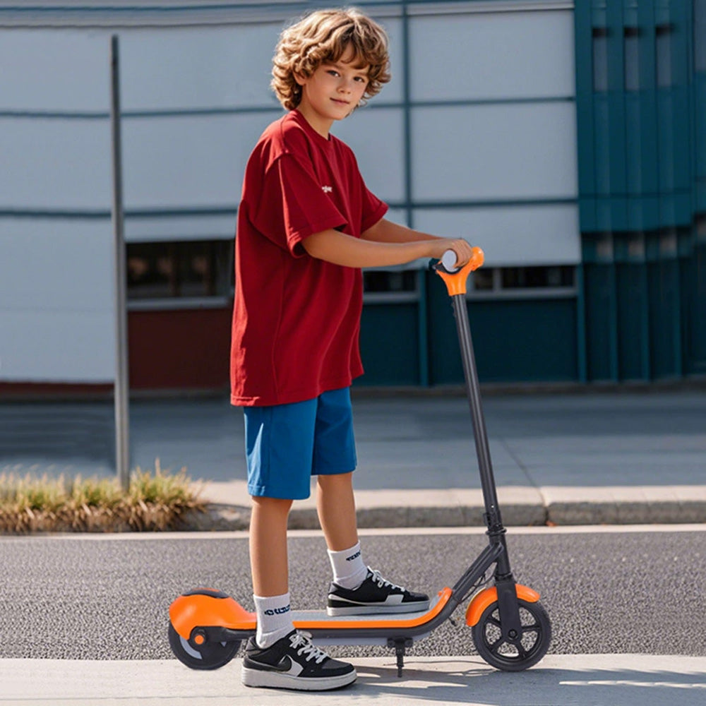 سكوتر قابل للطي في الهواء الطلق مع أضواء ملونة