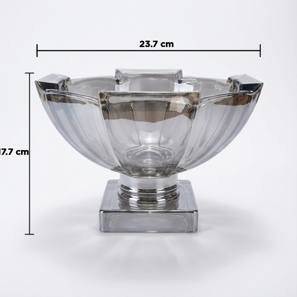 وعاء فاكهة من الكريستال على قاعدة