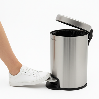 سلة مهملات معدنية مع دواسة