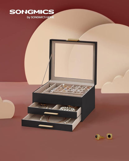 صندوق مجوهرات مع غطاء زجاجي