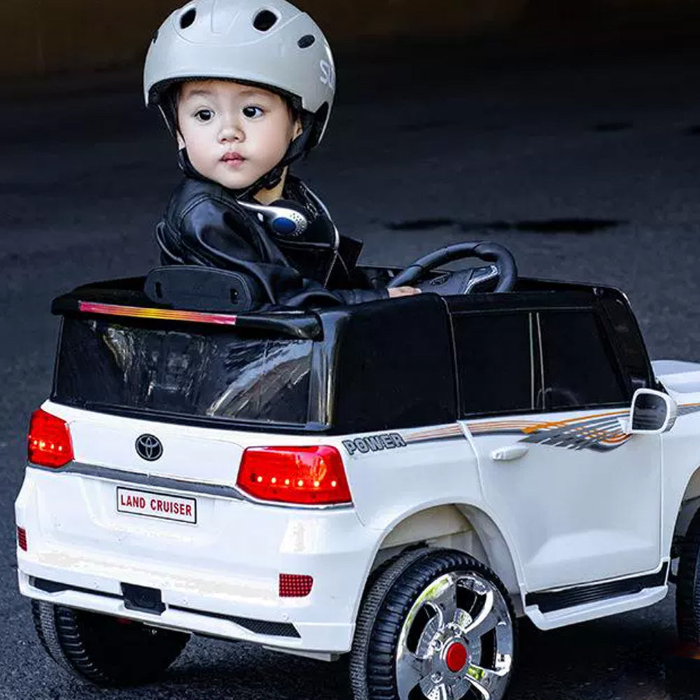 سيارة لاند كروزر فاخرة للأطفال