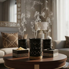 مبخر معدني بقاعدة خشبية