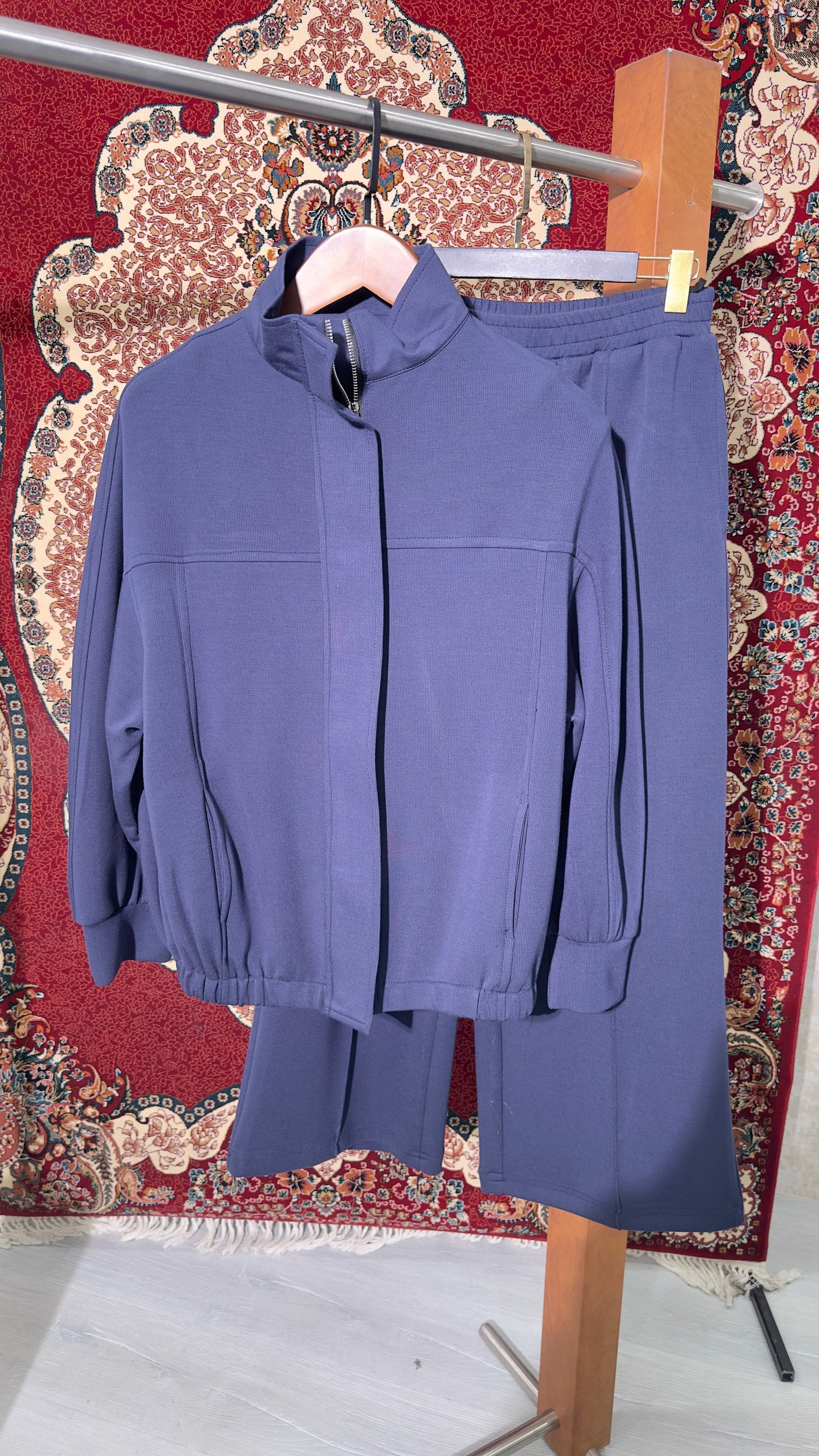 بدلة نسائي عملي