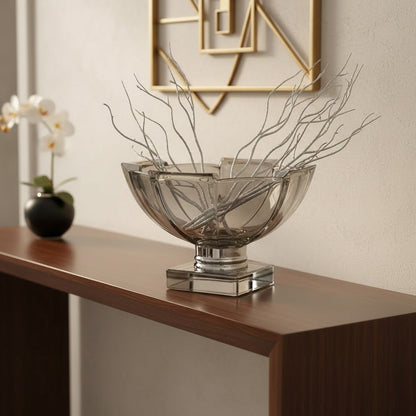 وعاء فاكهة من الكريستال على قاعدة
