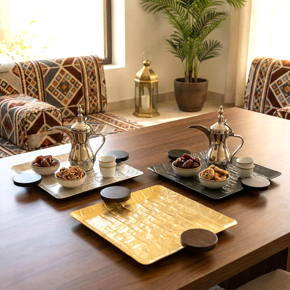 صينية تقديم مربعة صغيرة