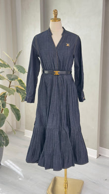 فستان نسائي