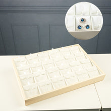 صينية عرض أقراط وخواتم من الجلد الصناعي