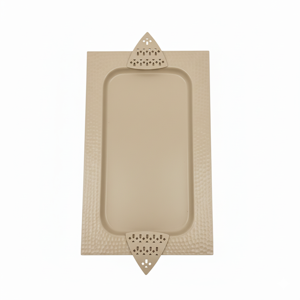 صينية معدنية فاخرة بنقوش هندسية