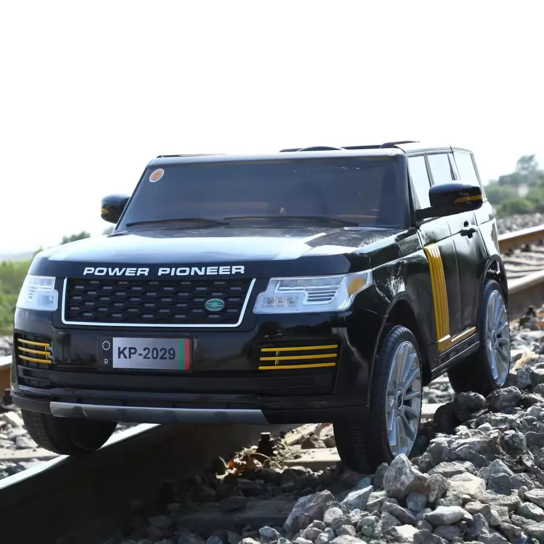 سيارة كهربائية قابلة لإعادة الشحن