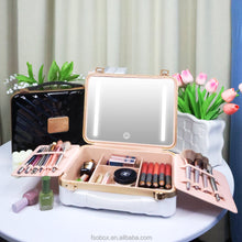 حقيبة مكياج مضيئة - مرآة بإضاءة LED