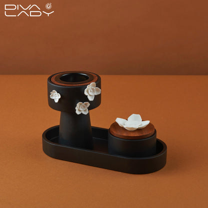 مبخر بتفاصيل زهور