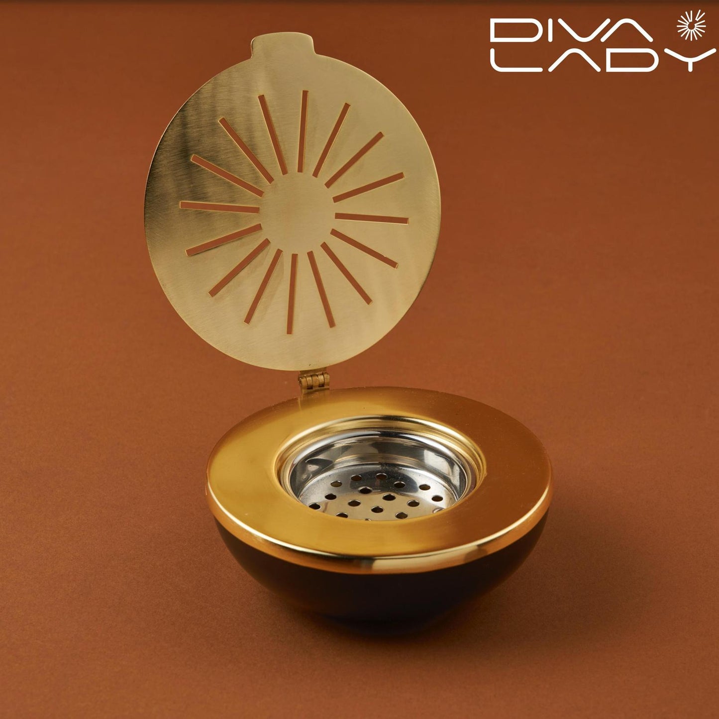 مبخرة دائري بغطاء مزخرف