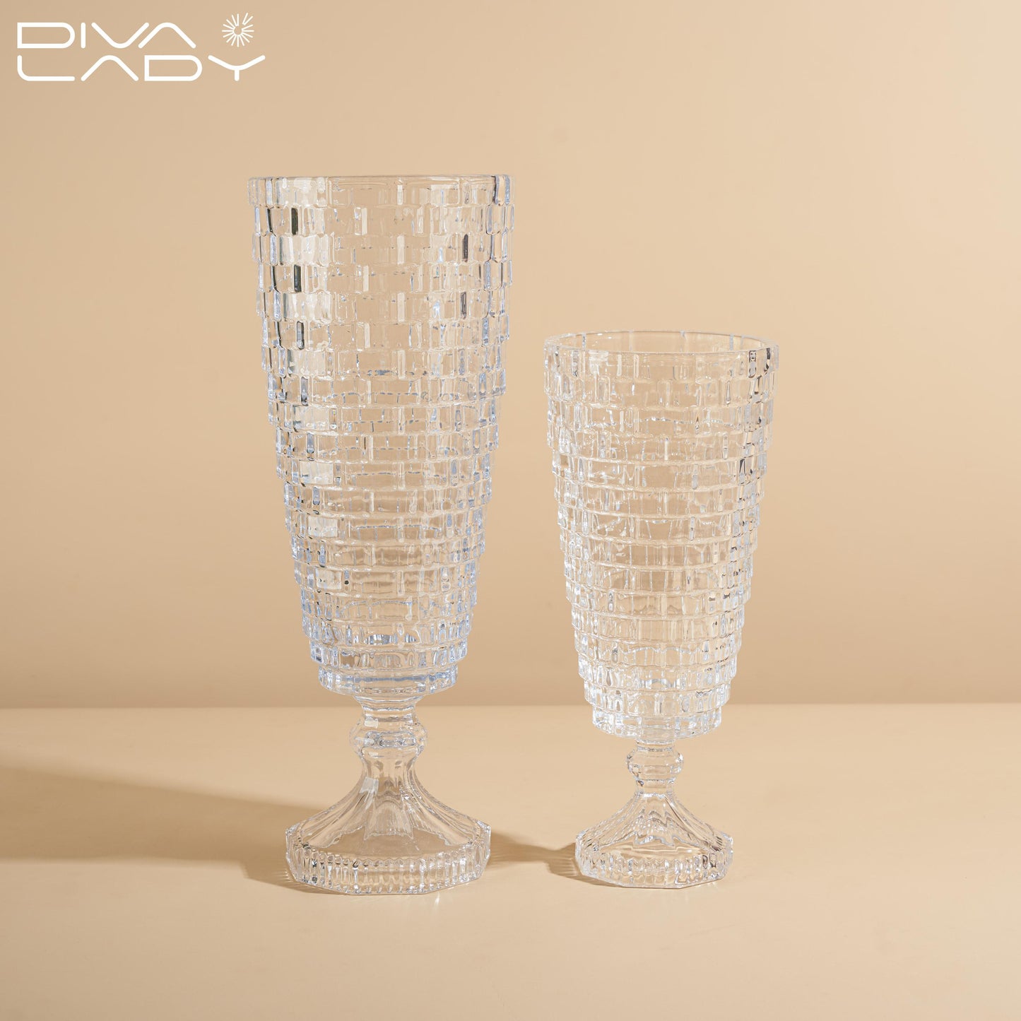 فازة كريستال بلمسات مزخرفة