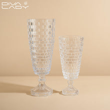 فازة كريستال بلمسات مزخرفة