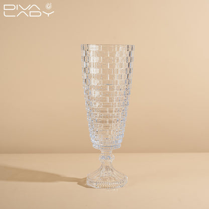 فازة كريستال بلمسات مزخرفة