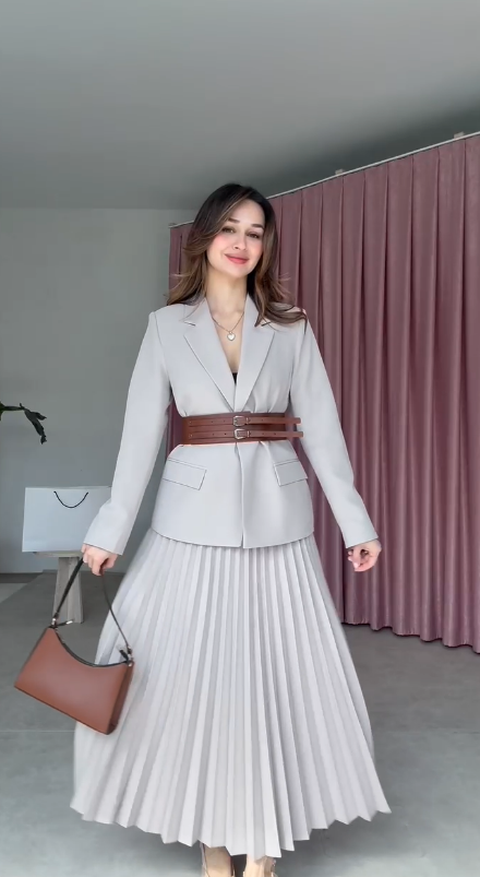 بدلة تنورة نسائي