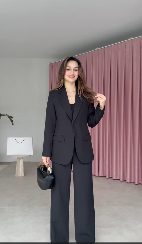بدلة نسائي