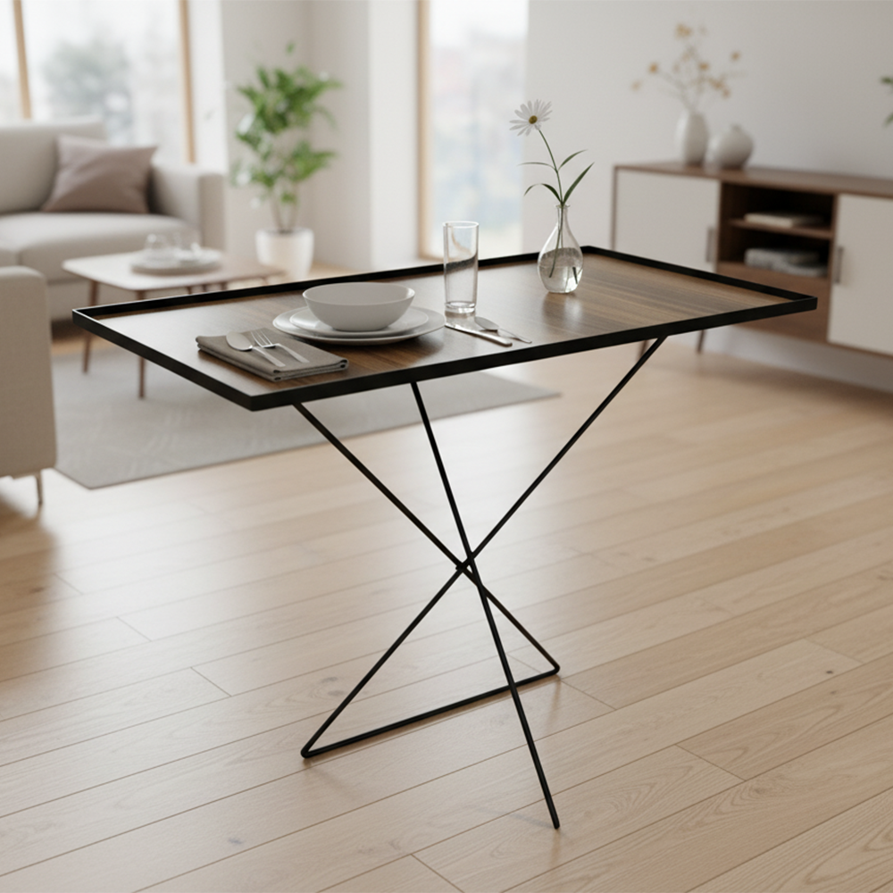 طاولة حديثة بتصميم معدني