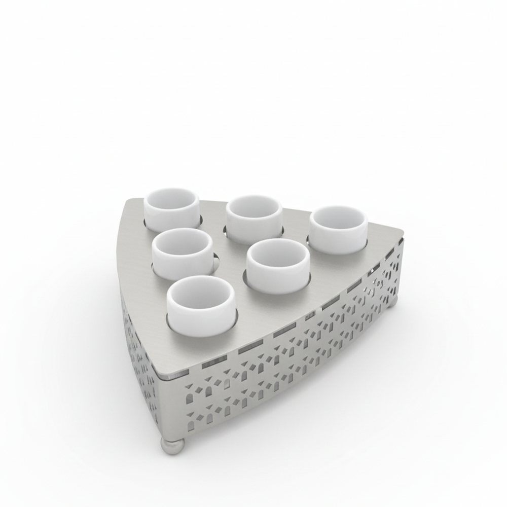 صينية تقديم معدنية بنقوش هندسية