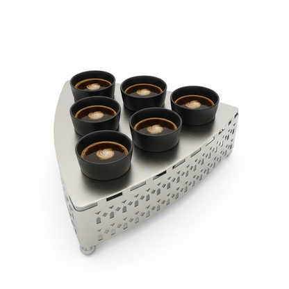 صينية تقديم معدنية بنقوش هندسية