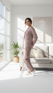 بيجامة نسائي نقش عشوائي