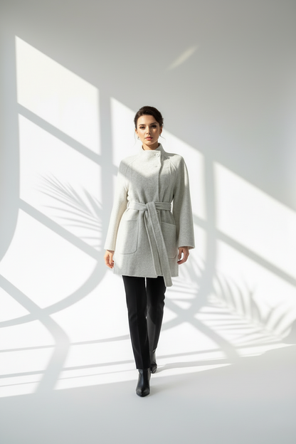 جاكيت نسائي قصير