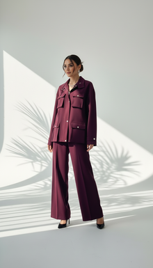 بدلة نسائي بجيوب كبيرة