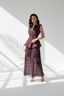 بدلة تنورة دانتيل