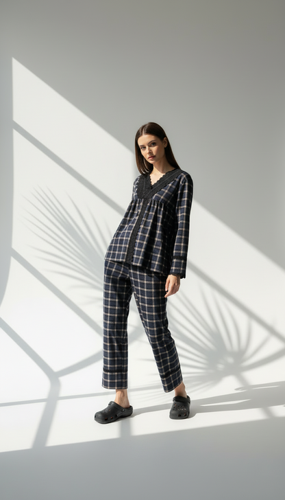 بيجامة نسائي بحواف