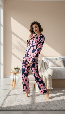 بيجامة نسائي بزهور كبيرة