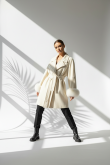 جاكيت نسائي قصير