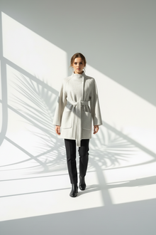 جاكيت نسائي قصير