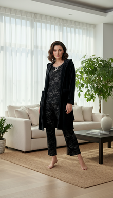 بيجامة نسائي مموهة داخلياً