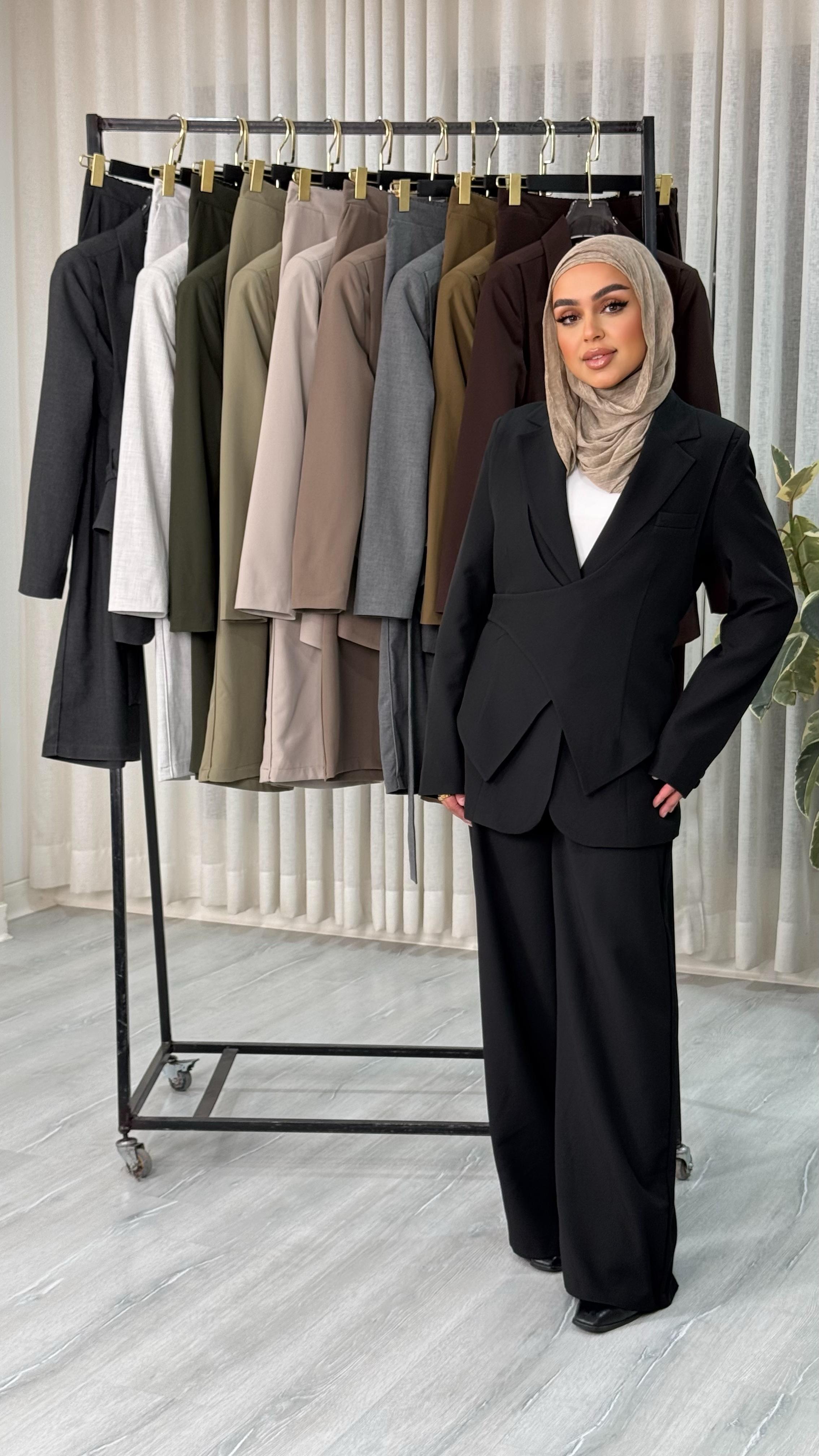 بدلة نسائى