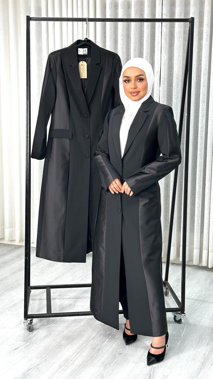 جاكيت نسائي بجيبين