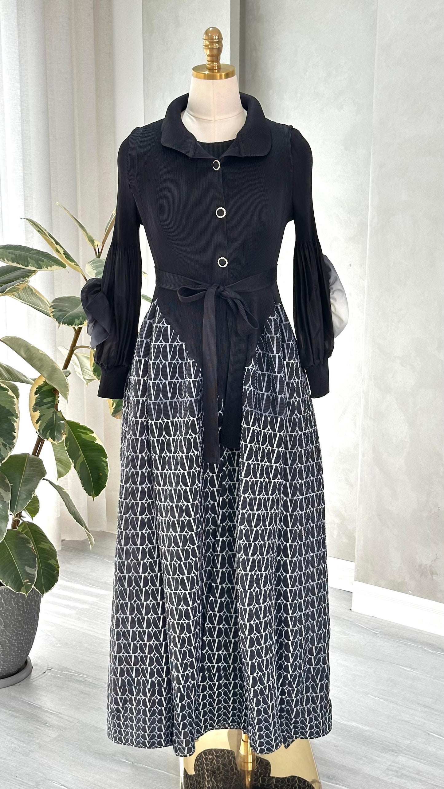 فستان نسائي بتصاميم عصرية