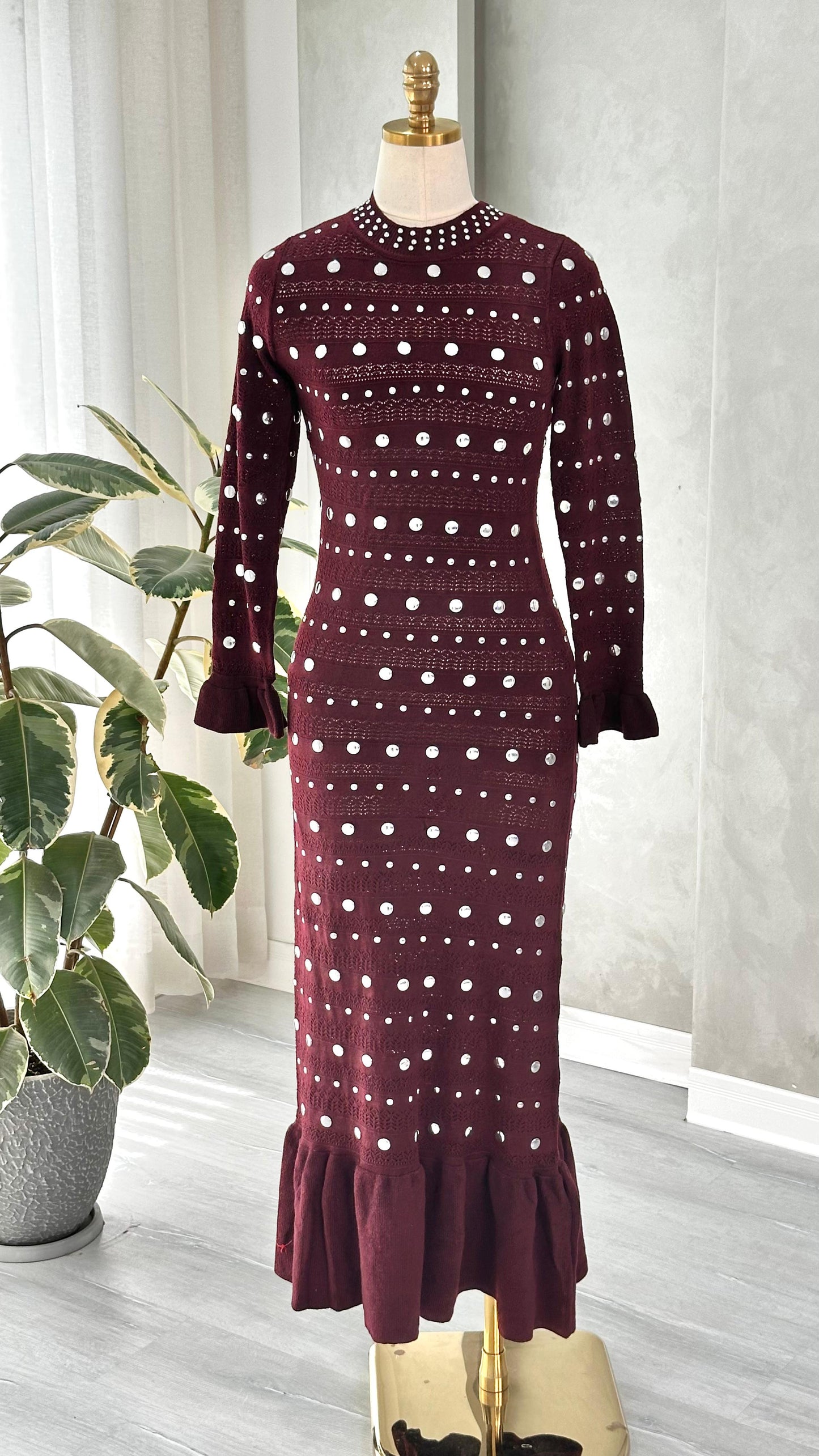 فستان نسائي مزركش من الاسفل