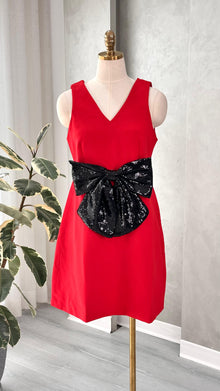 فستان نسائي مع ربطة فيونكا