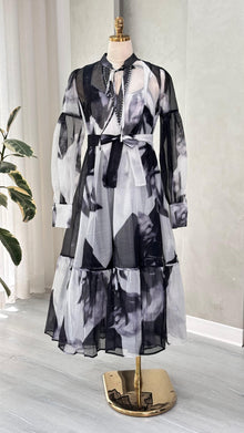 فستان نسائي مطبع