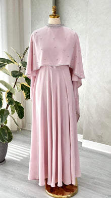 فستان نسائي مع كاب