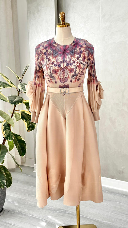 فستان نسائي بياقة مطبعة