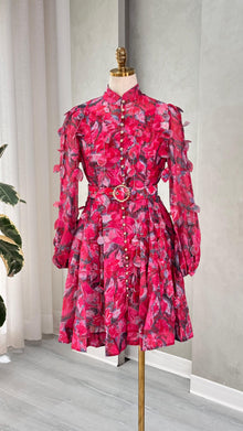 فستان نسائي