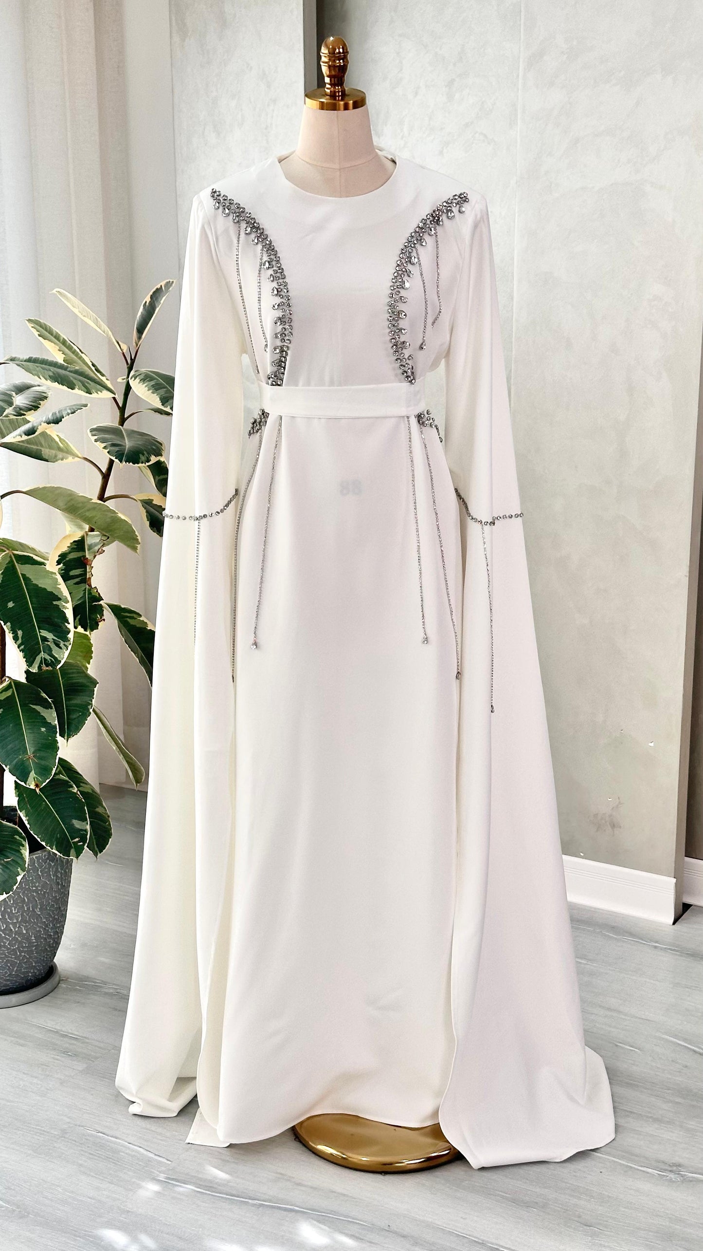 فستان نسائي