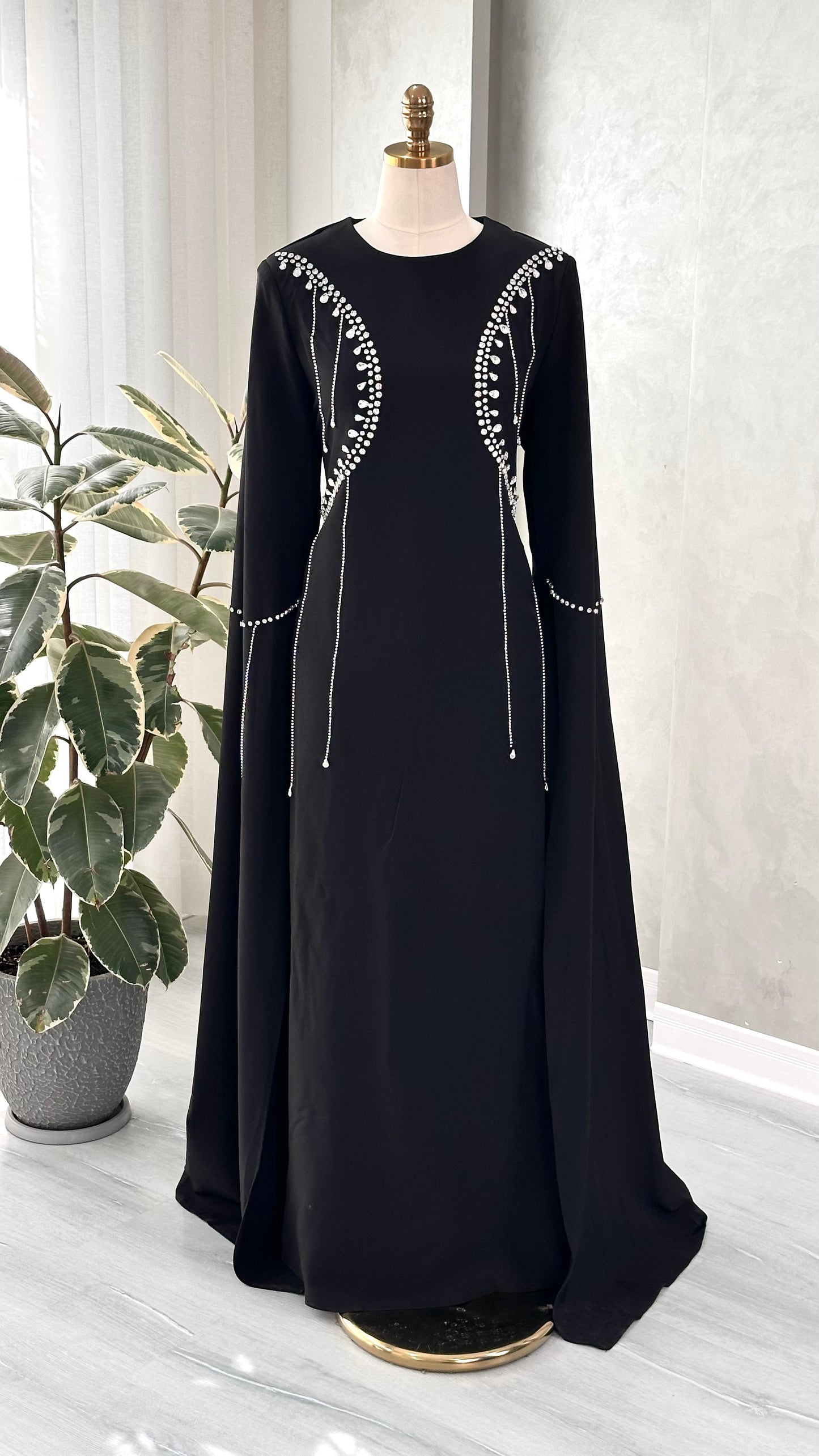 فستان نسائي