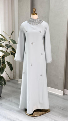 فستان نسائي